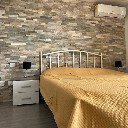 Sqaq Numru 1 Accomodation Hotell Rabat Exteriör bild