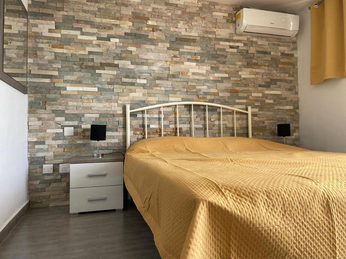 Sqaq Numru 1 Accomodation Hotell Rabat Exteriör bild