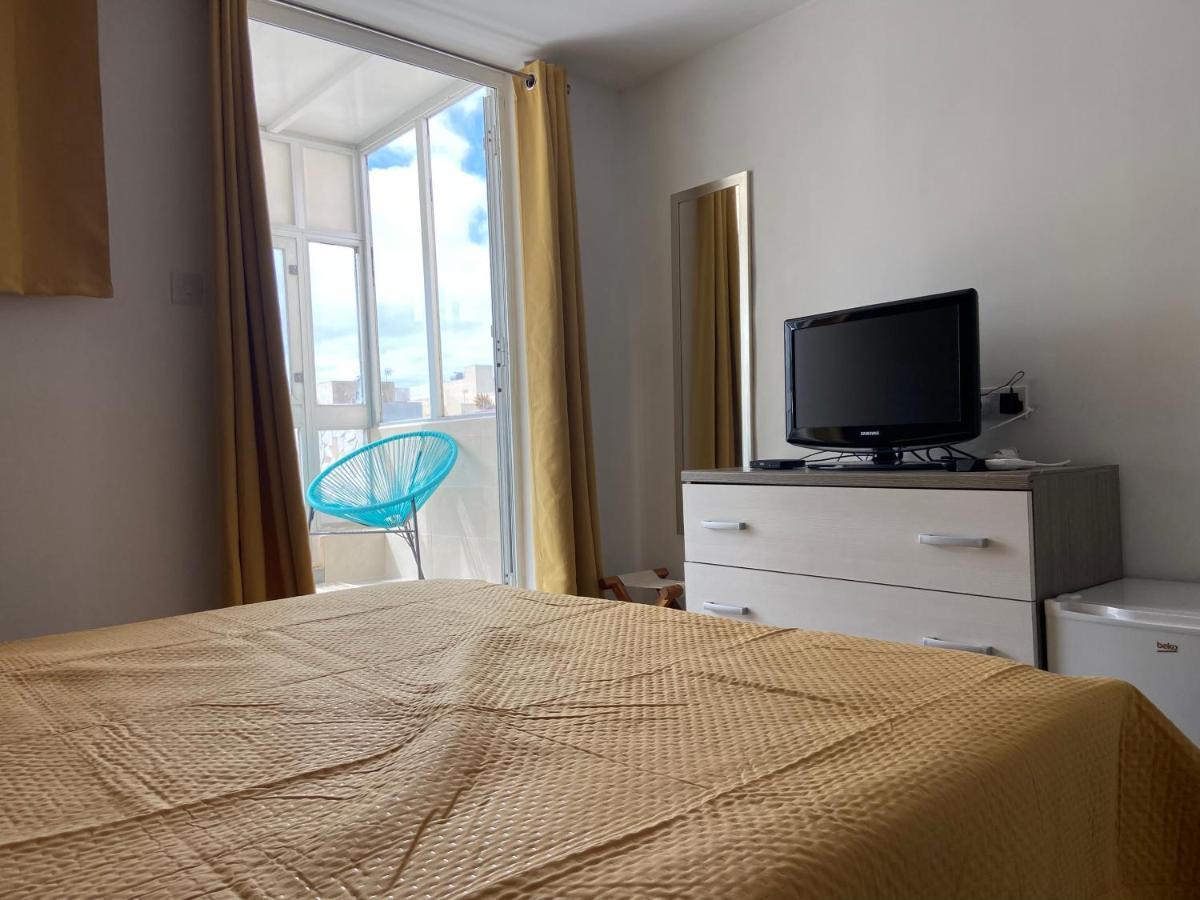 Sqaq Numru 1 Accomodation Hotell Rabat Exteriör bild