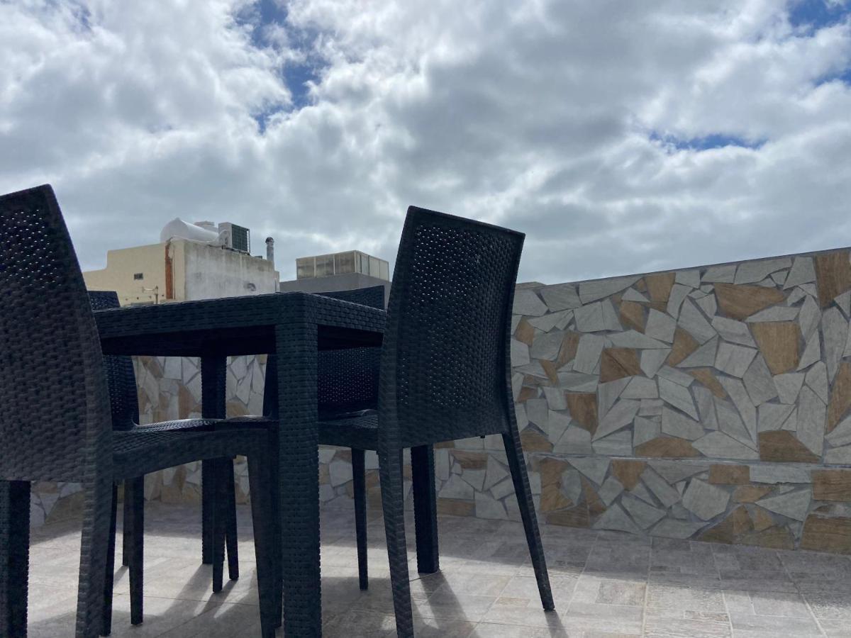 Sqaq Numru 1 Accomodation Hotell Rabat Exteriör bild