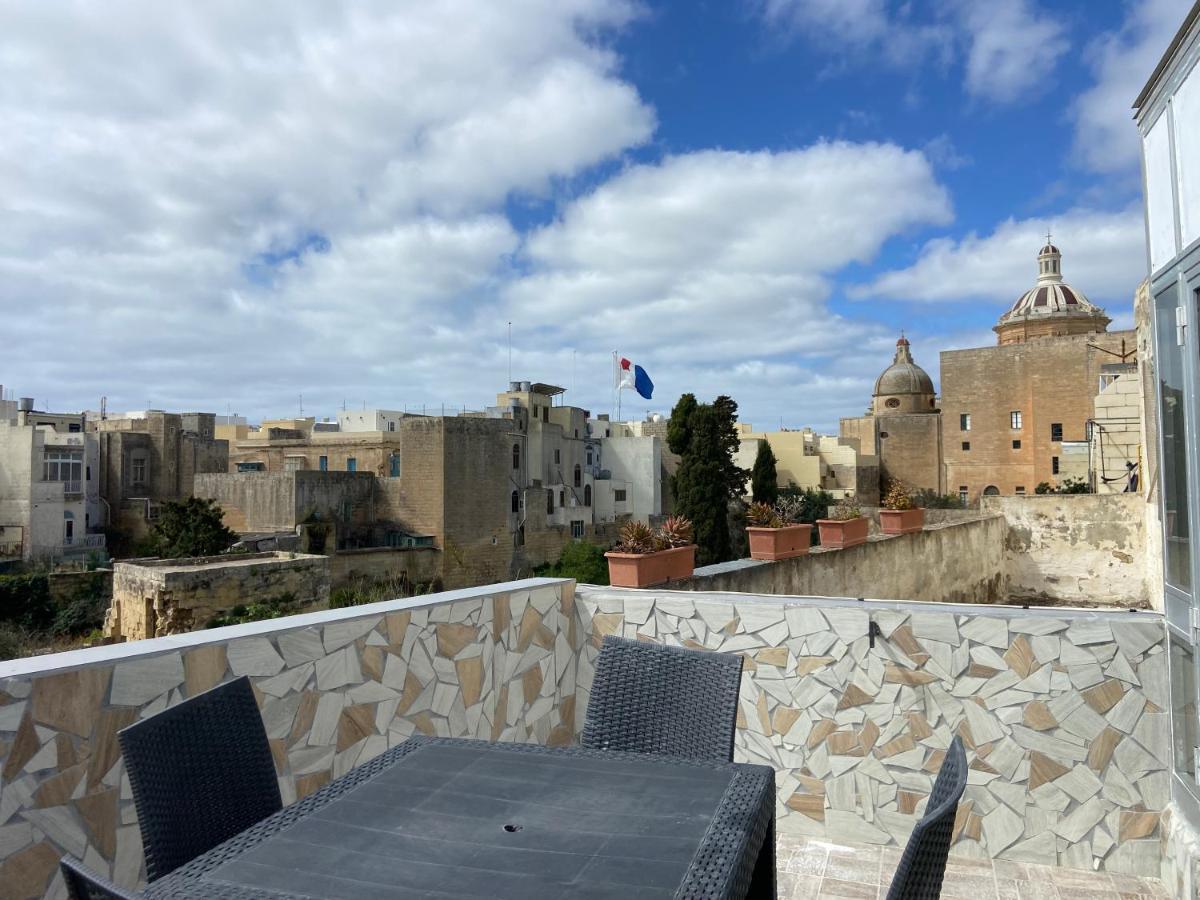Sqaq Numru 1 Accomodation Hotell Rabat Exteriör bild