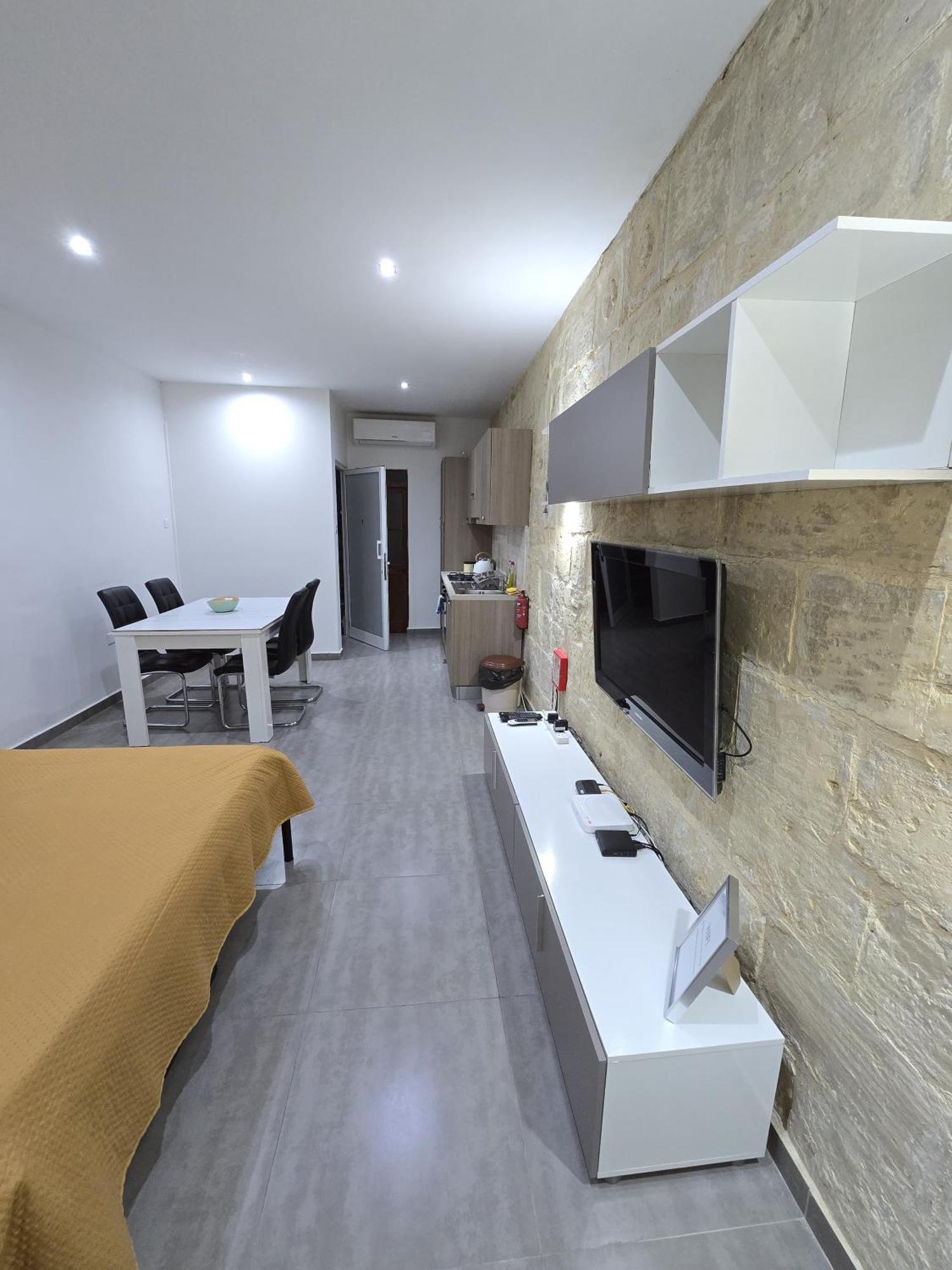 Sqaq Numru 1 Accomodation Hotell Rabat Exteriör bild