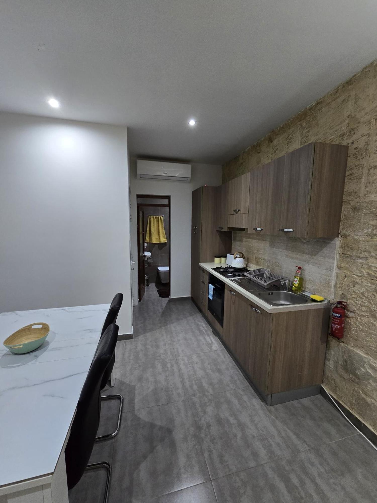 Sqaq Numru 1 Accomodation Hotell Rabat Exteriör bild