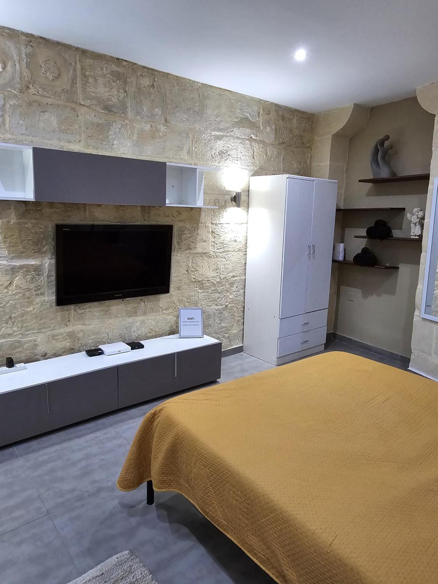 Sqaq Numru 1 Accomodation Hotell Rabat Exteriör bild