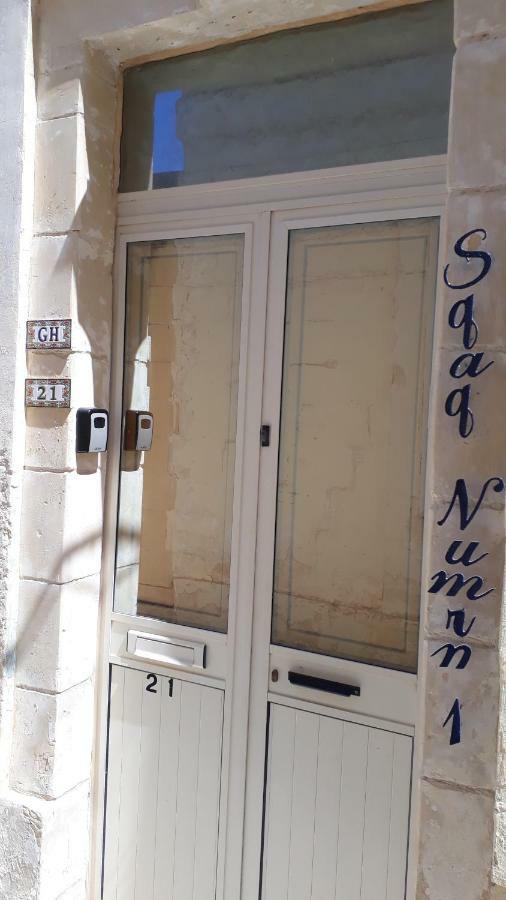 Sqaq Numru 1 Accomodation Hotell Rabat Exteriör bild